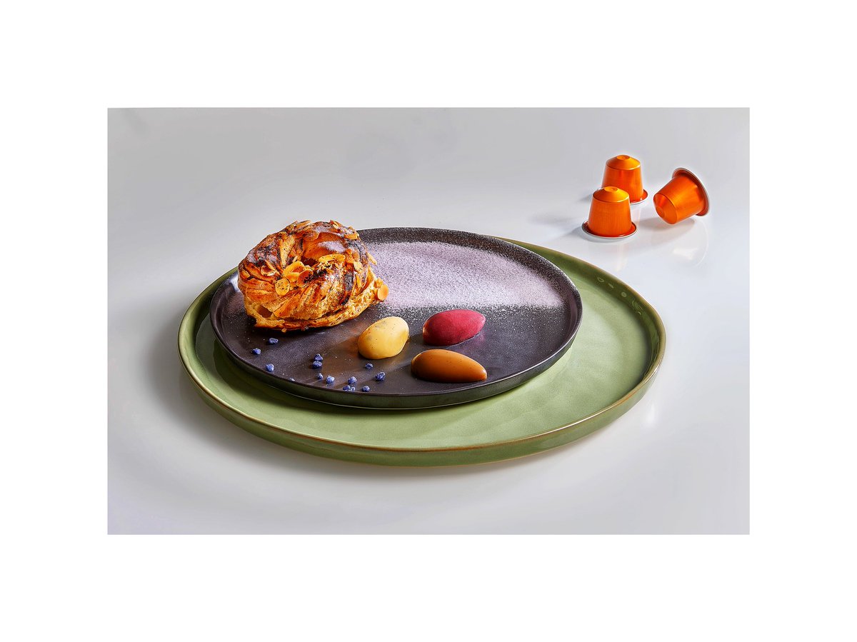 RamonFreixa's tweet photo. ‘Madriz Castizo’, título del menú creado para #NespressoAtelier #NespressoDistrito22 que incluye platos con sus toques de cafés @NespressoES inspirados en mejillones con patatas de los bares madrileños, huevos rotos (con pulpo en lugar de jamón) o rosquillas listas de San Isidro https://t.co/m15wQ3AGF4