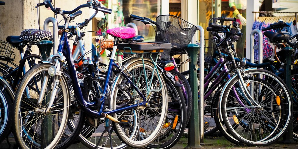 ZeroEmissionsN's tweet photo. Where's your bike? @hackneycouncil is reviewing its cycle parking policies and is looking for insights from local businesses. Email movegreener@hackney.gov.uk to share your experiences. #CycleHackney #CycleParking #sustainabletransport https://t.co/bF8Id57gEs