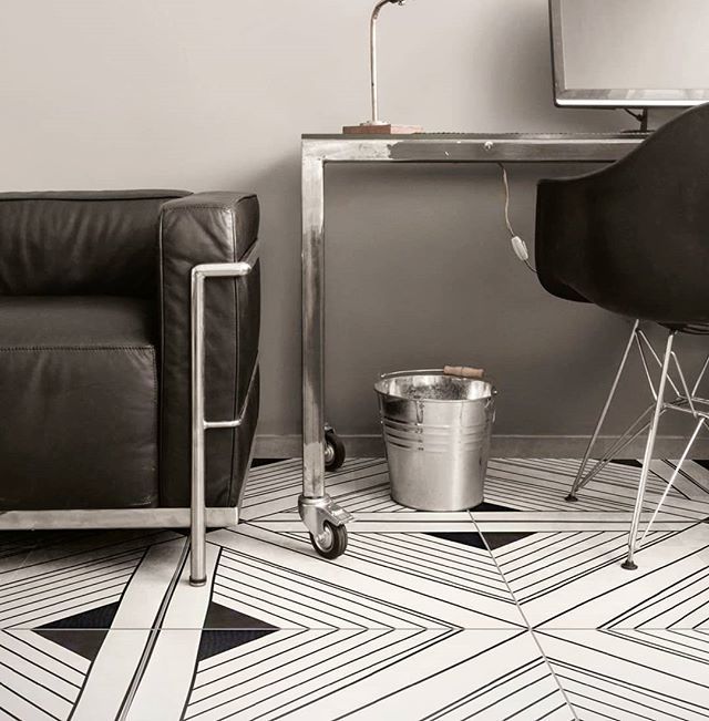 GCThomasSD's tweet photo. Ornamenta Tangle Porcelain Tile from SpecCeramics
#gcthomas #specceramics #ornamenta #tangle #frame https://t.co/1EHhTc9pzM https://t.co/6PCiGJe8tf