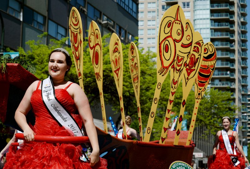 jonathanxcote's tweet photo. Come for the parade, stay for the Street Fest! Saturday is chalk full of things to do around New Westminster - the International Hyack Parade, Uptown Street Fest and the Engineering Operations Open House. Look forward to seeing #newwest shine 🙂 @HyackFestival https://t.co/EijgvPikCP