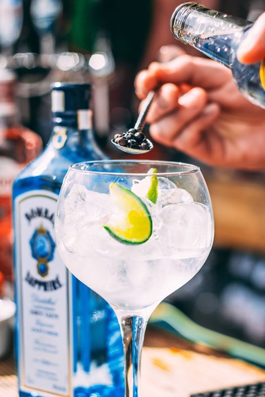 sohobarcork's tweet photo. Have You Tried Our New Gin Selection? Each Gin is paired with a Garnish and a Thomas Henry Tonic that best compliments said Gin. Now Available at SoHo Bar & Restaurant ❤️
#GinSelection #SoHoCork #SummerVibes https://t.co/sRi1bAS8f0