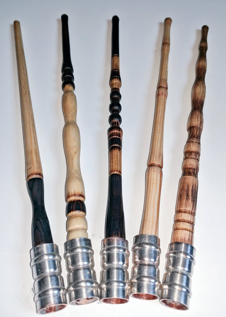 joncampling's tweet photo. 1st 5 #Jonds for @MCMComicCon
Almost ready : )
#HamdMade by #Deatheater remeber i make EVERY ONE #unique 🤘✋🙏
See one u like???
No³ is inspired by #fingerbones 😋😜
#yourwand #harrypotter #deathlyhallows #jonding #wizardwand https://t.co/uEYcfqEXhB