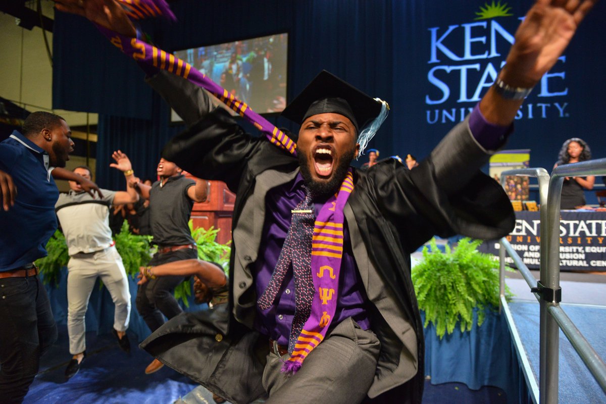 SMCKentState's tweet photo. View photos now from Karamu Ya Wahitimu/Celebración de los Graduados celebration on Flickr! Once again, congratulations to the #ClassOf2018 #KentState2018 🎓😀 #SMCKentState https://t.co/VFaUaEWLk0 https://t.co/MOVGQrNUtc