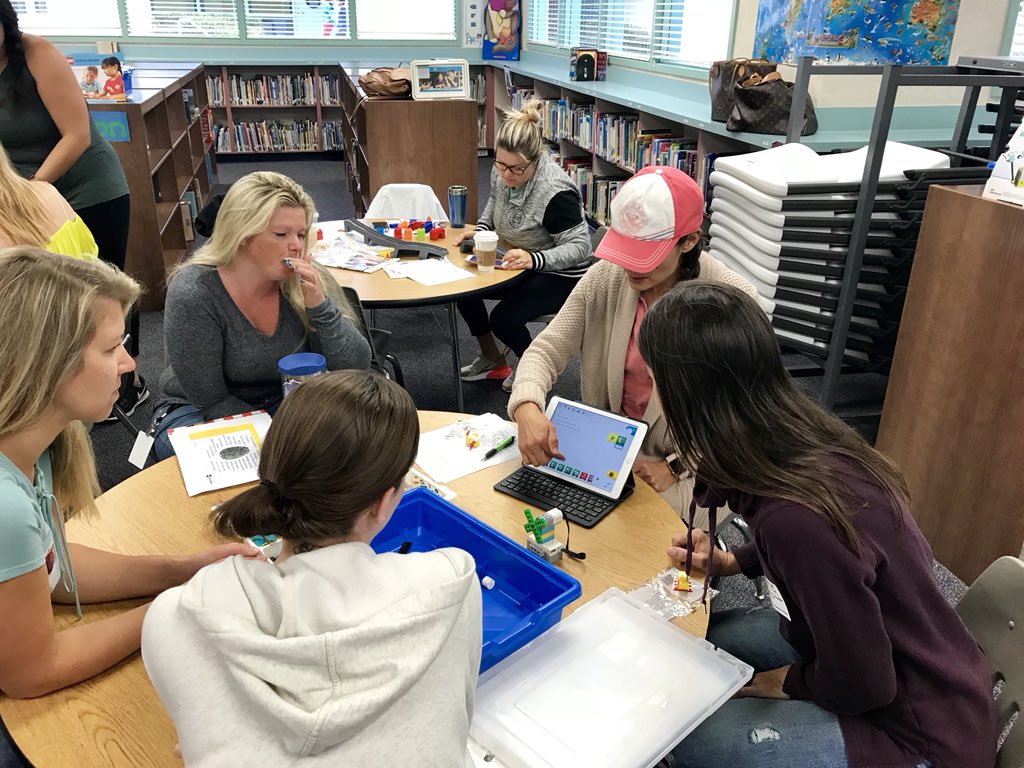 CaliRobotGirl's tweet photo. Nothing like waking up with the PTA at Helmers Elemementary School @saugususd @LEGO_Education #handsonlearning #stem #ngss #mathskills #inschoolprogram #funtimes #engineering #cs https://t.co/LnImIcBvB1