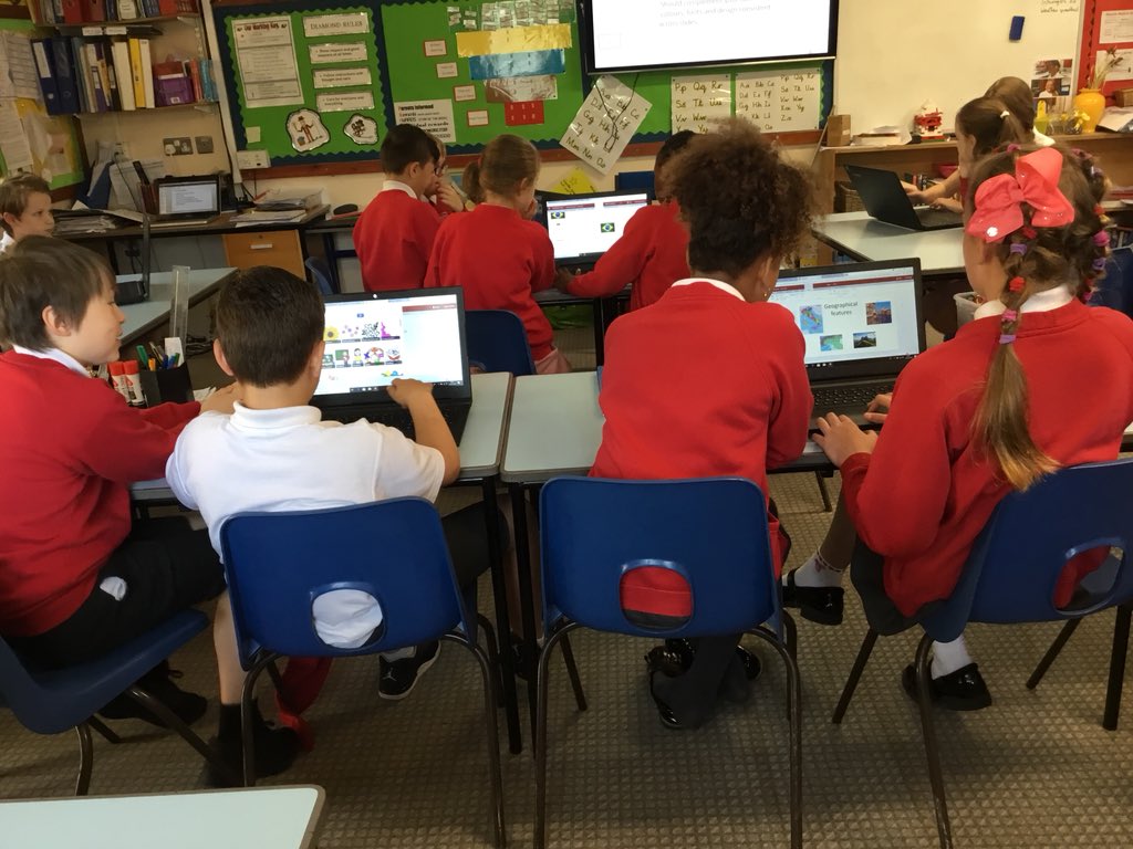 stfagansdigital's tweet photo. Working together using PowerPoint Online to create a group slide Showbie out geography presentations #DCFWales #interactingandcollaborating https://t.co/KKK7tLR067