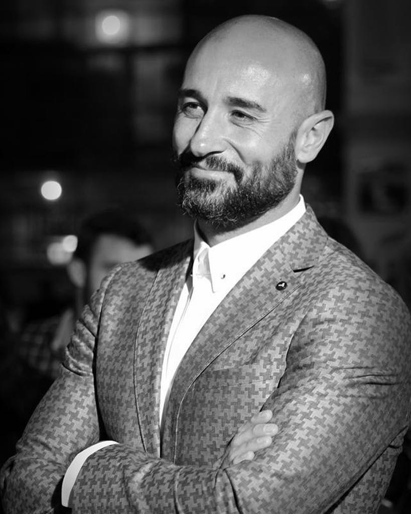 Damat_Tween_es's tweet photo. El estampado "Maxi pata de gallo" está de moda. ¿No lo sabías?
En la imagen @alainhernan con traje 2 piezas de la colección #TweenSS18 durante el @festivalmalaga
#MENinTWEEN #patadegallo #alainhernandez #cine #menstyle #traje #tweenespaña #ss18 #actor #modamasculina https://t.co/GbYUAY1Ryr