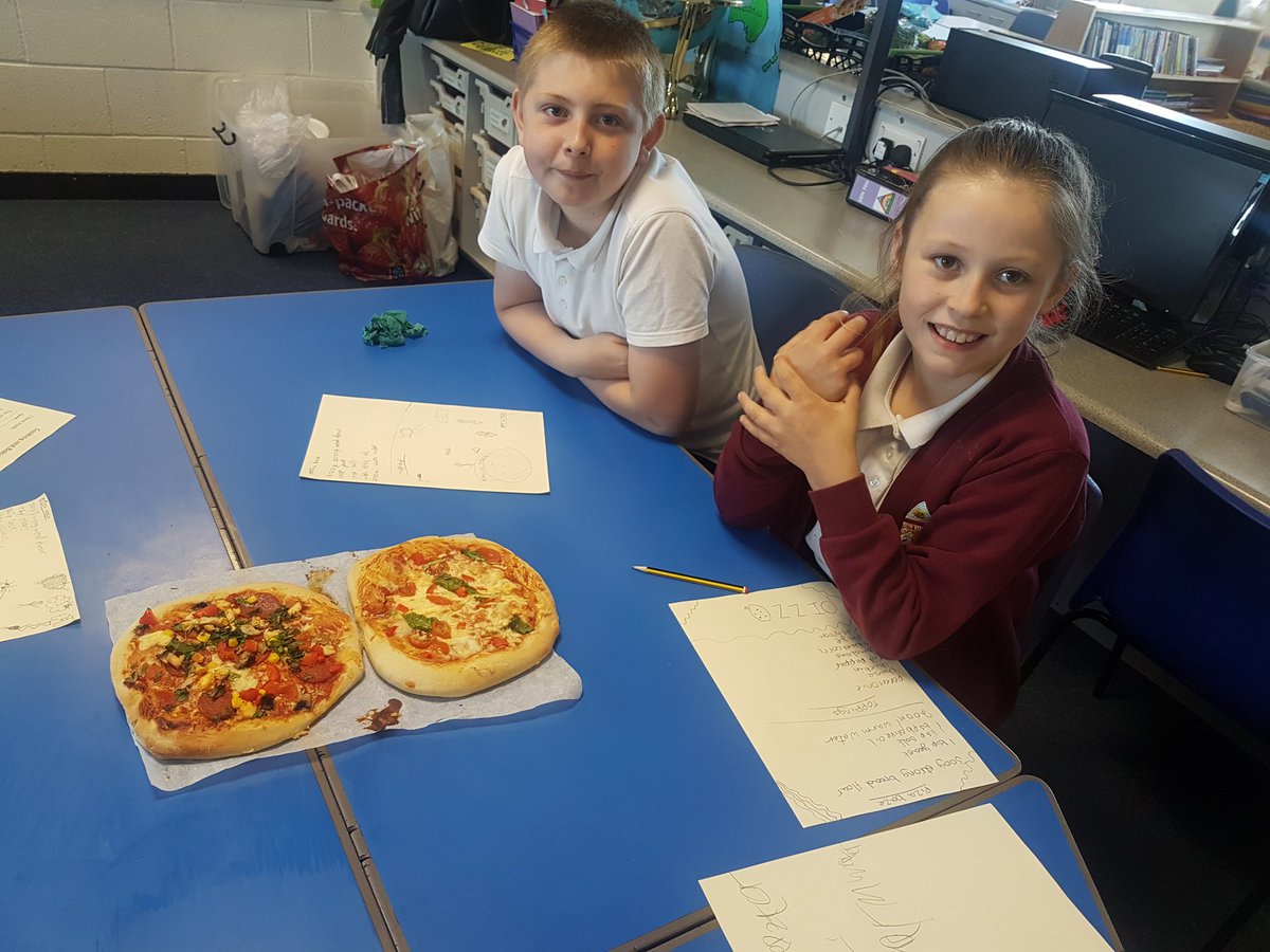 MissRimmerMLP's tweet photo. Year 6 loved making pizza today @MabLanePri @schfoodadvisors https://t.co/WtxLr9wAkN