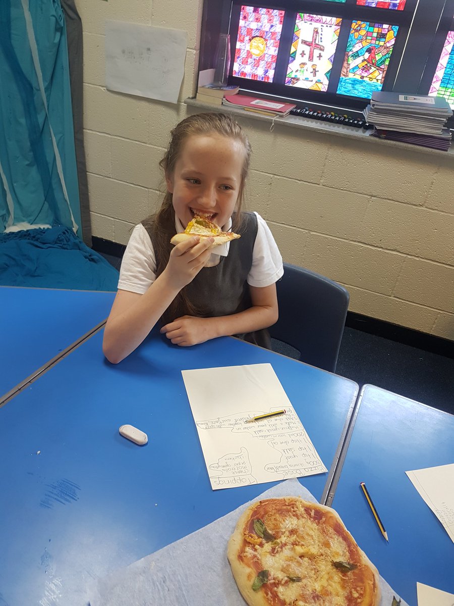 MissRimmerMLP's tweet photo. Year 6 loved making pizza today @MabLanePri @schfoodadvisors https://t.co/WtxLr9wAkN