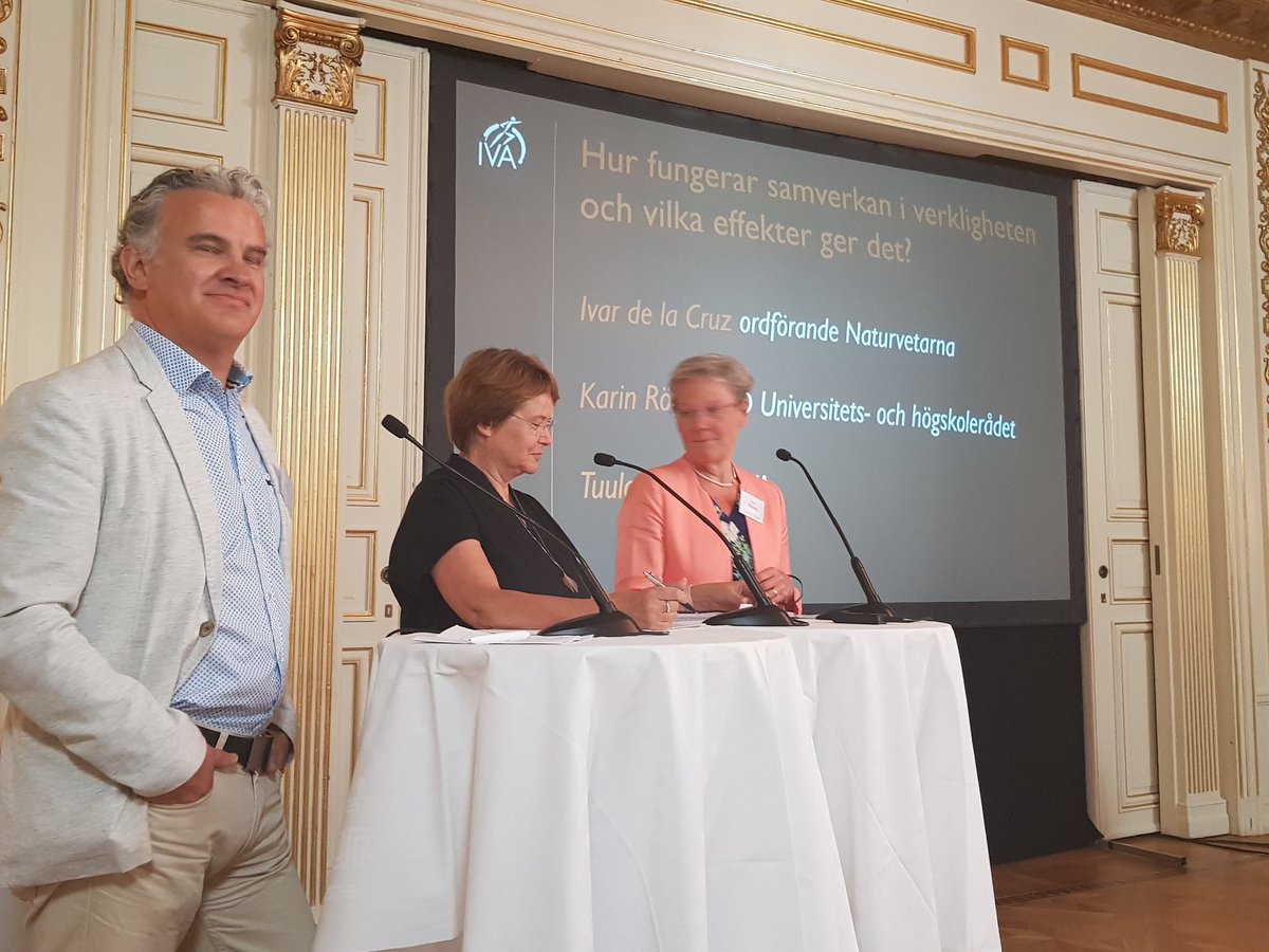 PWallin_'s tweet photo. Hålller helt med @tteeri om att forskarna är inte vana att jobba med industriella problem, de behöver hjälp! Panel på @IVA1919 @KarinRoding @IvardelaCruz #samverkan #uprog #fprog https://t.co/nwUOvOrb7m