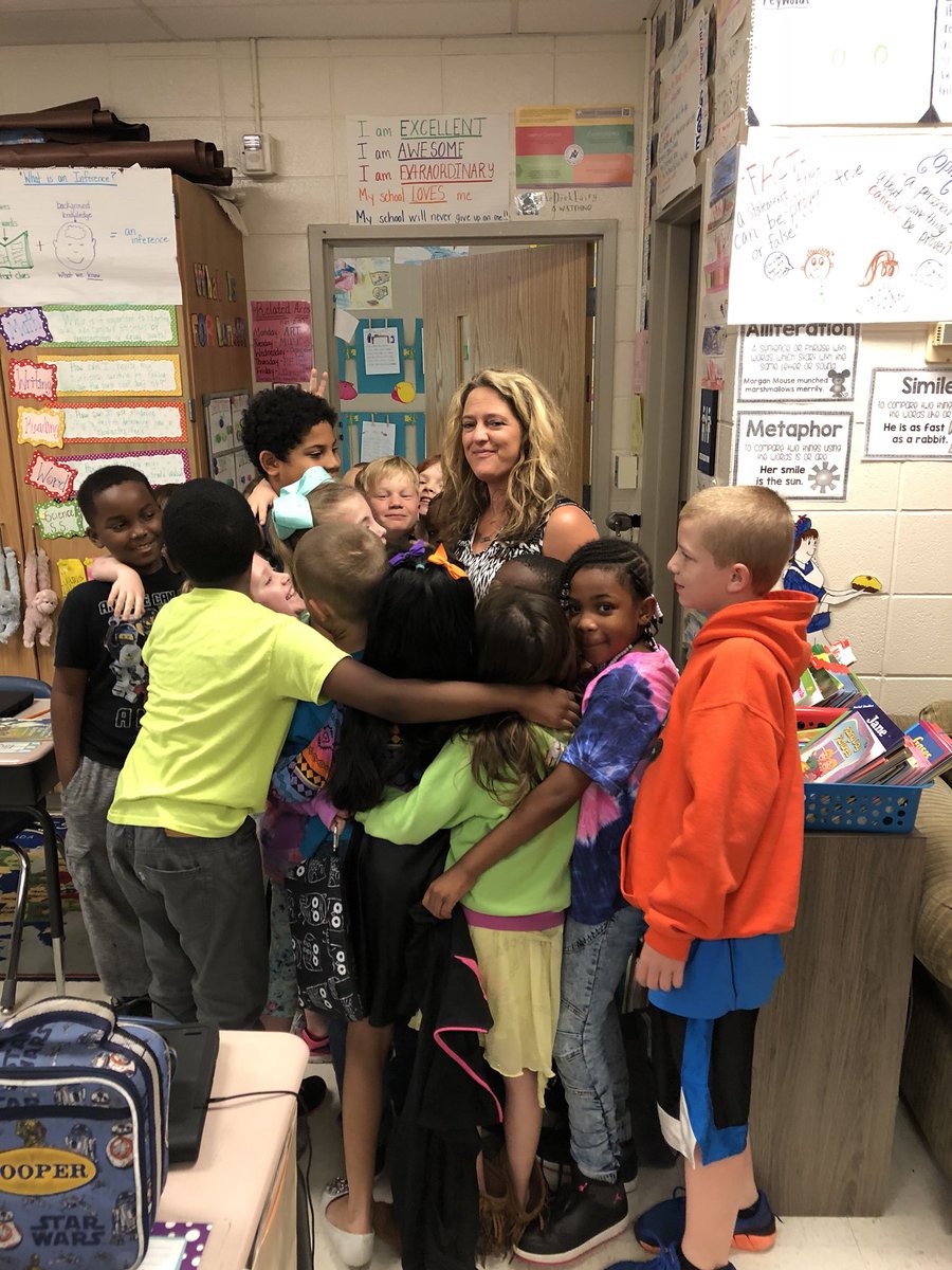 Angelarigsby's tweet photo. I believe people come into your life for a reason. This wonderful woman is proof of that!!!!  We love you SO much Mrs. Hammond and will miss your kind words, love, and encouragement.  #WonderfulWednesday #Isibindi @A5WHES https://t.co/qebYOOWIJ1