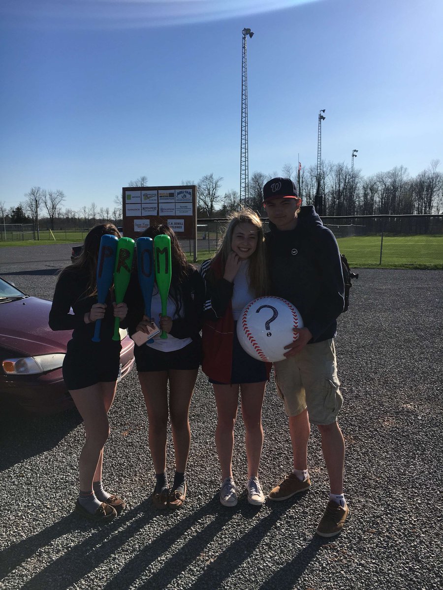 NCCProm2018's tweet photo. Thank you @_sydneyyporter for sending your promposal in! Glad you didn’t strike out! Cant wait to catch you two at prom😉💕⚾️ https://t.co/sStIqunhxw
