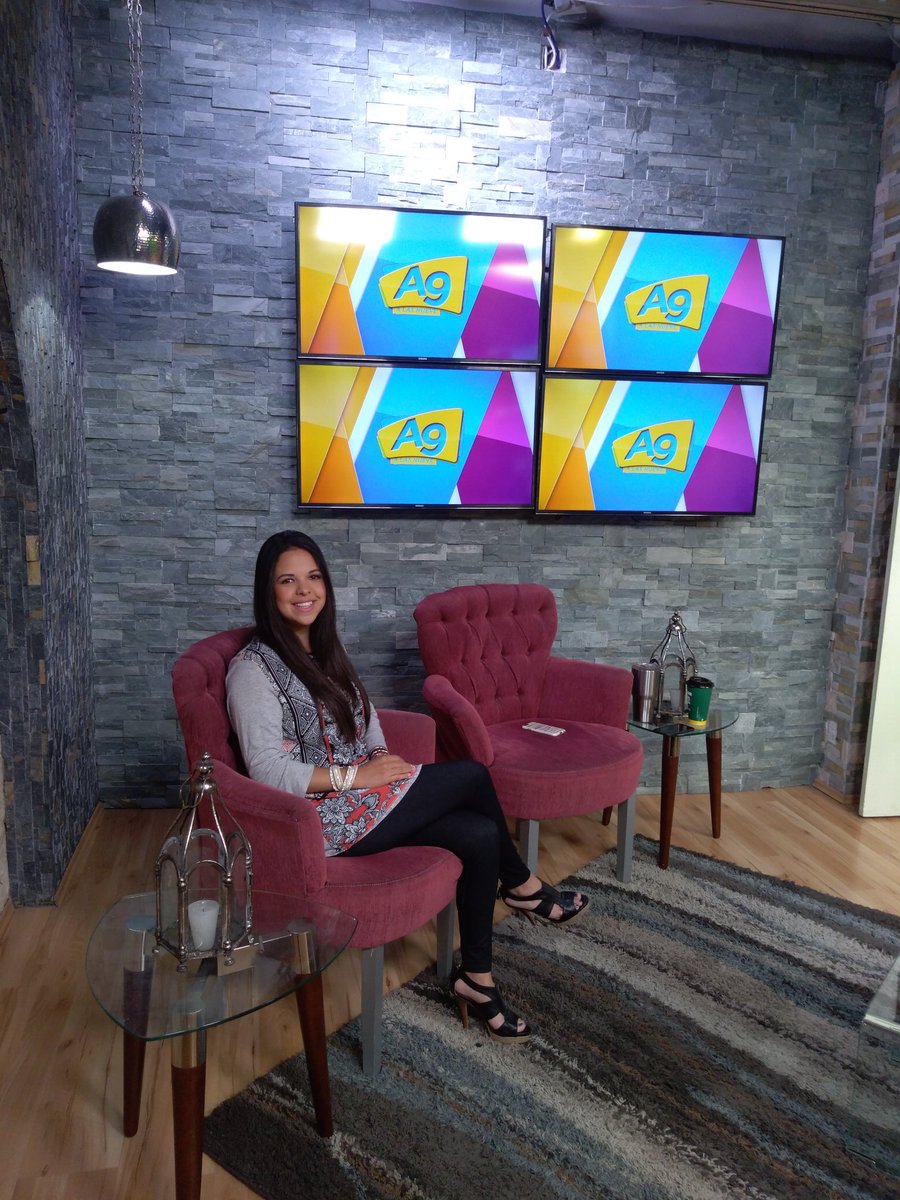 MARYPAZ13's tweet photo. Ya esta @Marce_Yscav en @alas9_wtv con @anibalnavarro1 @MendivilCrystal @Jorgegzamitiz @archiebalardi #MariaRebeca https://t.co/ObLC4MBeP1