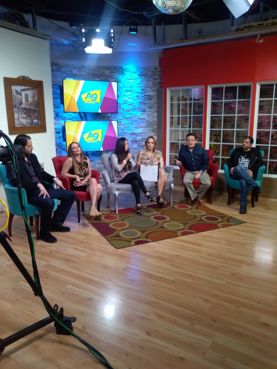 MARYPAZ13's tweet photo. Ya esta @Marce_Yscav en @alas9_wtv con @anibalnavarro1 @MendivilCrystal @Jorgegzamitiz @archiebalardi #MariaRebeca https://t.co/ObLC4MBeP1