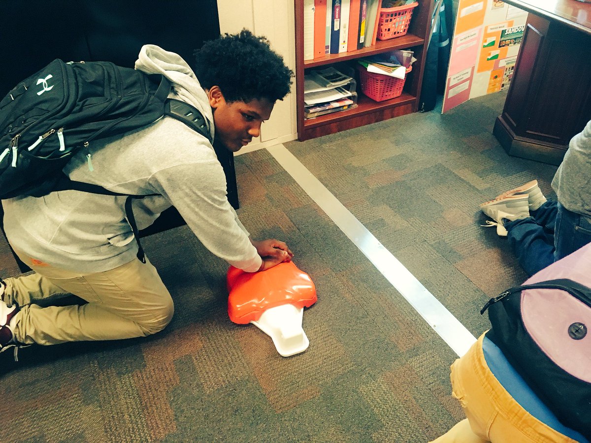 CoolidgeAOHS's tweet photo. Thanks to @GwRodham for hands-only CPR training today at Coolidge! #2018for2018 https://t.co/44LE8jxY6i