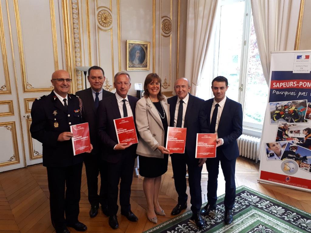 Remise ce soir du rapport de la mission volontariat des #sapeurspompiers au #Ministre d'État, ministre de l'Intérieur
@Place_Beauvau 
<a href="/FabienMatras/">Fabien Matras</a> 
<a href="/olivierrichefou/">Olivier Richefou</a> 
<a href="/C_Troendle/">Catherine Troendlé</a> 
@FaureFNSPF