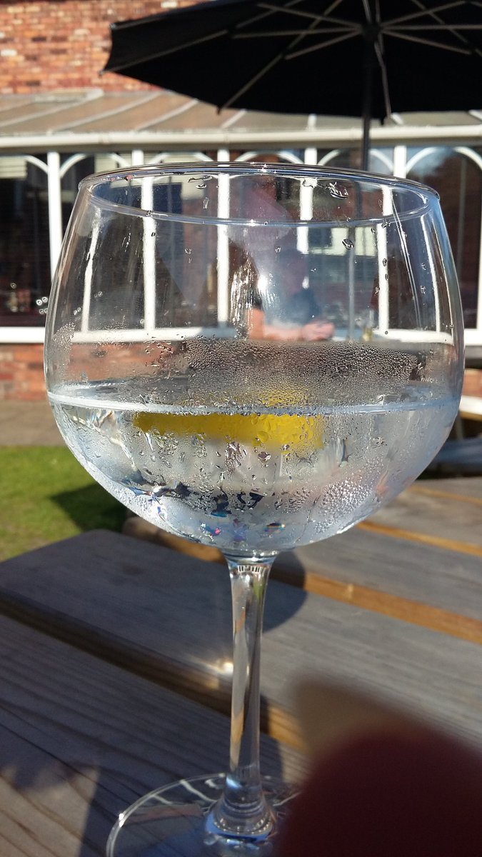 HeatherLangton1's tweet photo. Leadership lesson of the day. "Know how to switch off and have some time for yourself during busy times." #Cheers https://t.co/VJMFGlgPyv