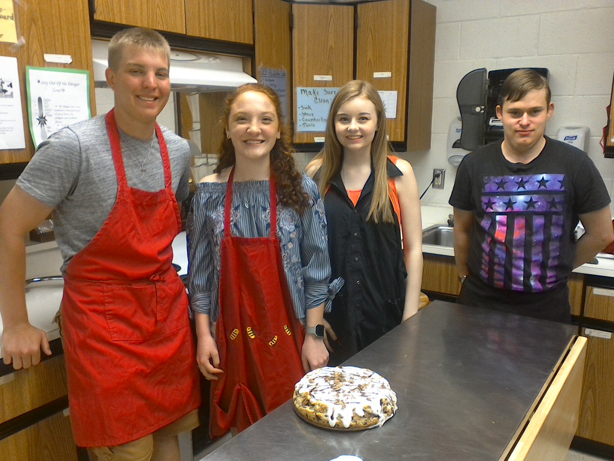 caschaer's tweet photo. Cheesecakes in Foods2
#twolves7prideMHS https://t.co/GrXWq0PbdK