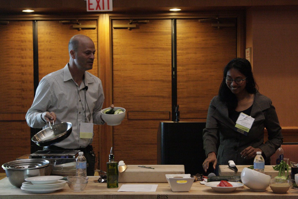 ACPM_HQ's tweet photo. Live meal prep demonstrations at today's #CulinaryMedicine institute with Chef @RaniPolakMD and Dr. Deepa Sannidhi! #PrevMed2018 https://t.co/zp0CaN96OC