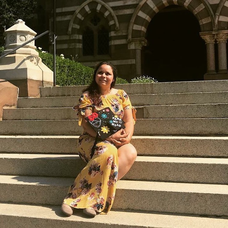 councildemanos's tweet photo. Congratulations Shara Bonilla! A recent graduate at @GallaudetU #gallaudet #GUBison @LatinxUnion
#C5latinxgradcaps #C5LatinxGrads #latinxgrads #latinxgradcaps #LatinxsGradSwag https://t.co/KA3KuiBQN5