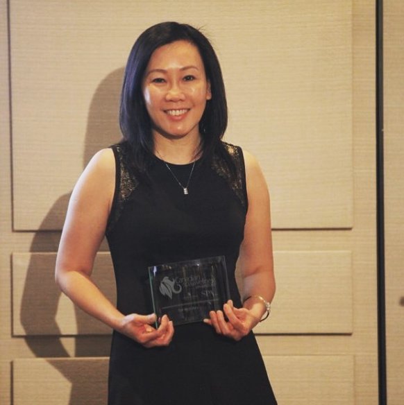 glowmedispa's tweet photo. Dr. Wong glowing at the Leading Spas of Canada Springtime Soirée event @BloorYorkville Hazelton Hotel, accepting top honours! #TopMediSpaCanada 🌸 @SpaIncMag #cdnspaawards https://t.co/qVd98lN56p