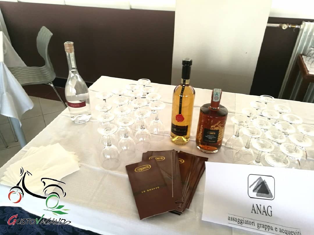 Gustovagando's tweet photo. Grande evento #ONAF, #ONAS, #ANAG e #AIS a #Genova. I formaggi, compreso Montebore, di Vallenostra. Una selezione di salumi con le ottime bresaole di Paganoni. I vini unici de Le Rocche del Gatto, compresi Spigau e Oltre. Le grappe della Cantina Storica Il Montù, a chiudere. https://t.co/Eog5uiaL5h