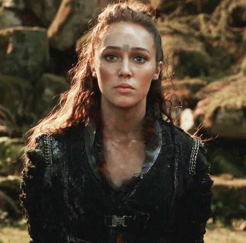 heda_clexa's tweet image. friendly reminder that commander lexa deserved better.