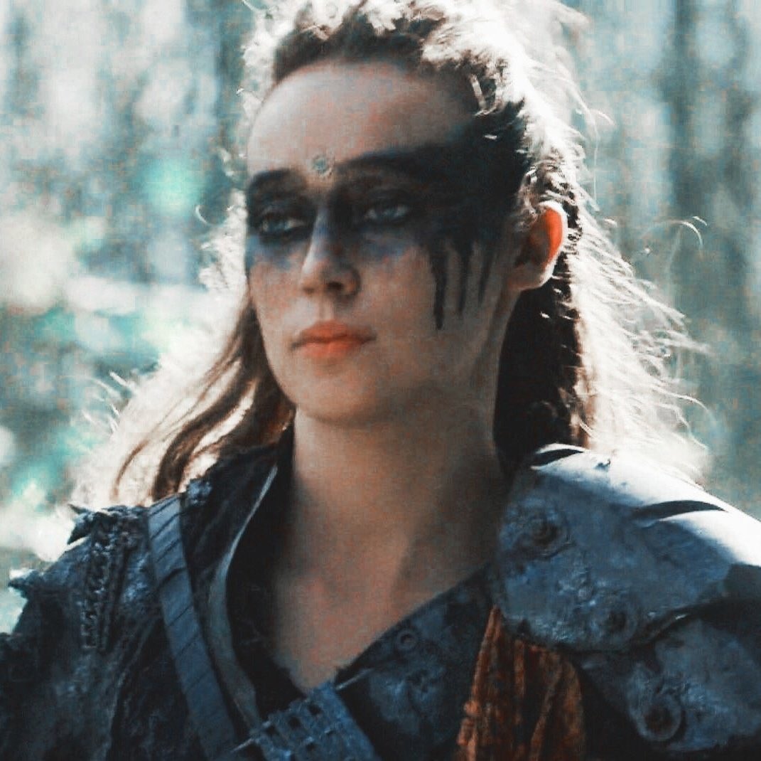 heda_clexa's tweet image. friendly reminder that commander lexa deserved better.