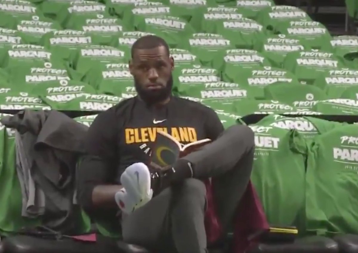 關係密切!詹皇主動和Kobe保持聯繫,Kobe送他一本書,他帶了一個月-黑特籃球-NBA新聞影音圖片分享社區