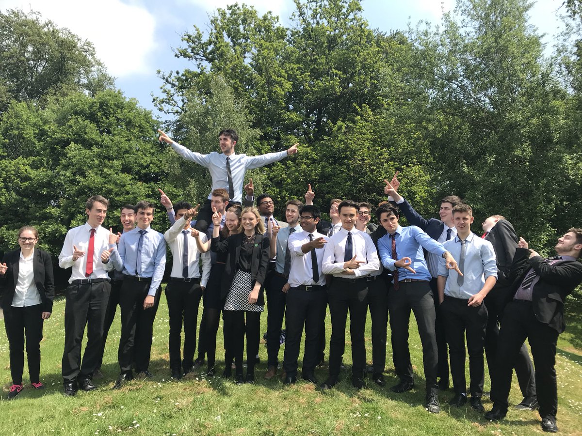 Bennett_Physics's tweet photo. A lovely celebration with an amazing group of physics students. You are all brilliant and we wish you all the best. Thank you for the gifts. #physics2018 https://t.co/0zcVzZ4wIV