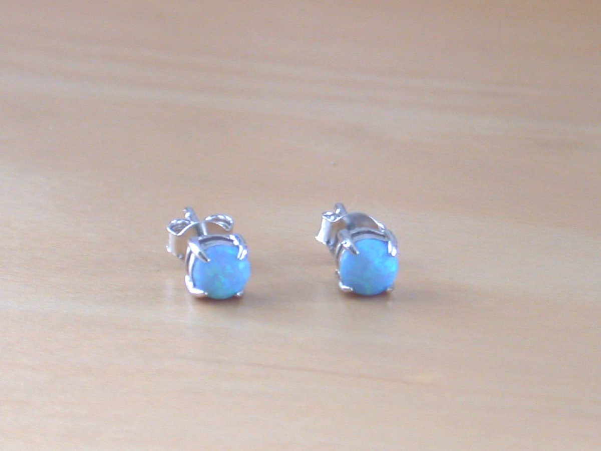 JoannaJewellery's tweet image. Sterling silver blue opal stud earrings.Size 6mm. Price £19.99. joannasjewellery.co.uk/blueopalcollec…
#blueopalearrings #opalearrings #opalstuds #earrings #blue #blueearrings #gemstoneearrings