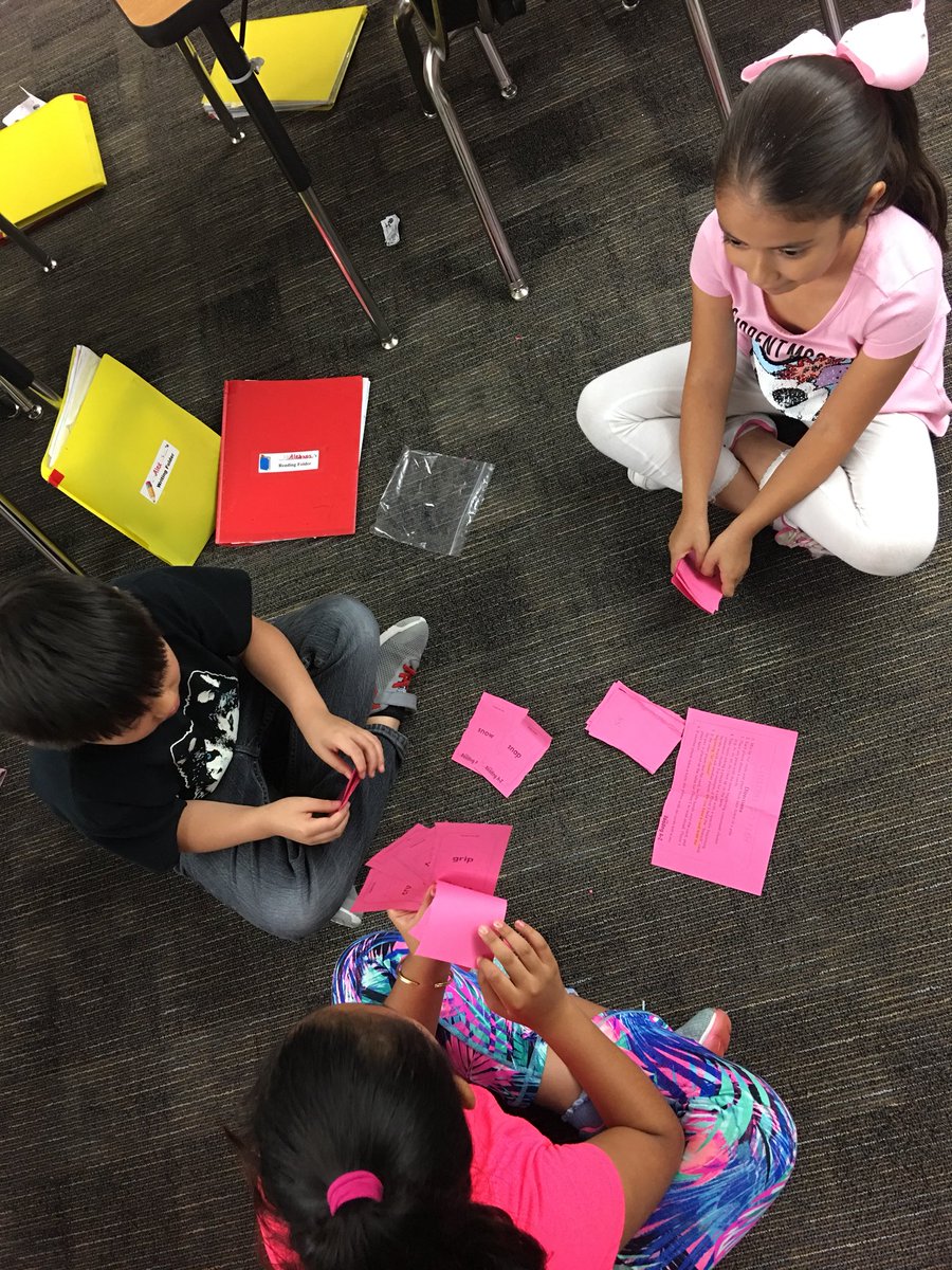 jesmcallister's tweet image. For the next 5 days Ss will be putting together a summer activity box. They made a summer journal, book mark, and lots of phonics/ reading games! Yesterday we made/played a vowel pair bingo game. Today we are making/playing a blends Go Fish game! #stopsummerslide @WoodardCFISD