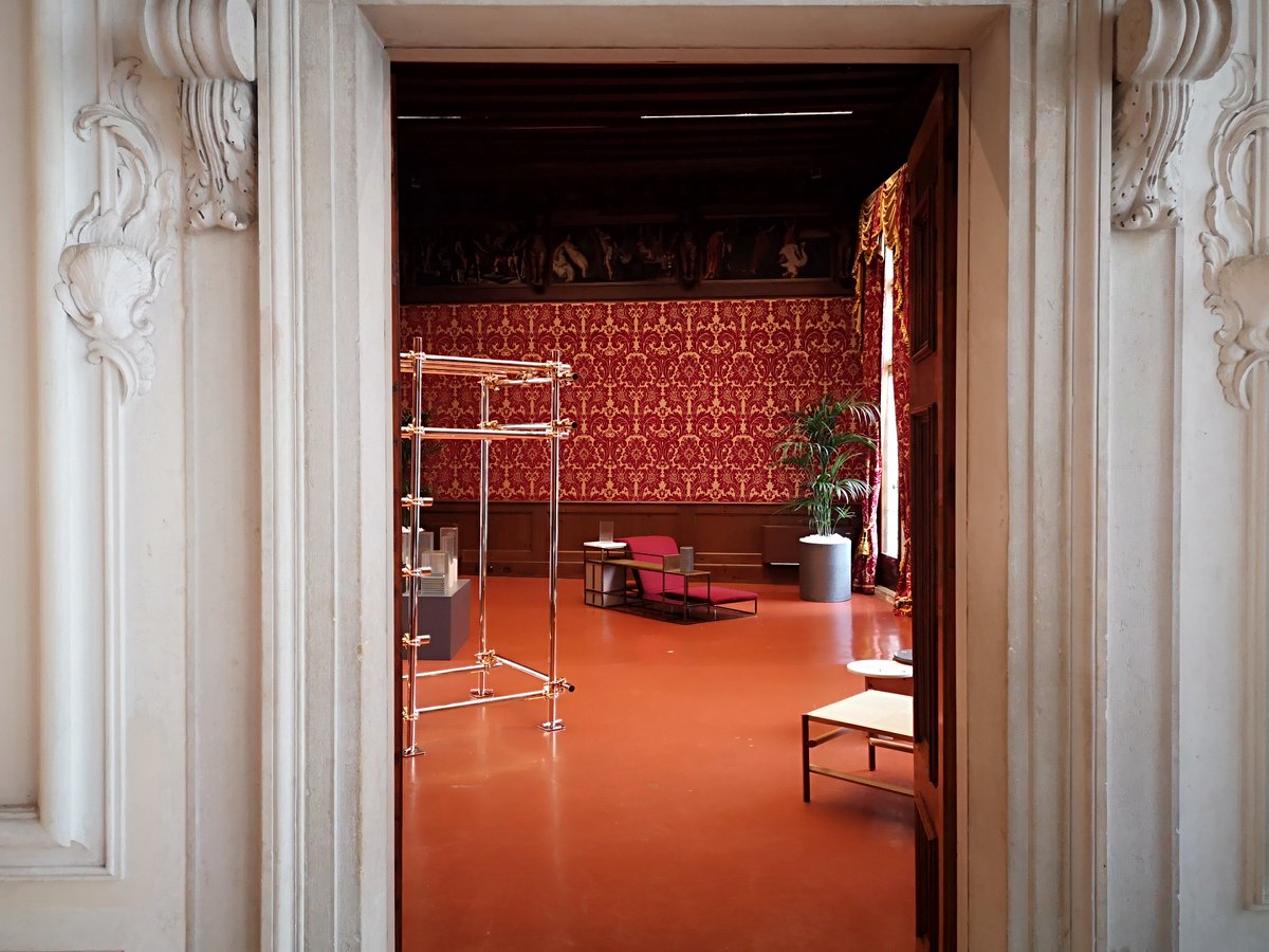 MarcoSesanaTw's tweet image. Con la mostra collettiva #designafterdarwin che ospitiamo a #PalazzoMorosini oggetti e spazi vengono ripensati per un nuovo utilizzo. La spinta all’innovazione è parte anche del DNA di @GeneraliItalia. #designve #ValoreCultura