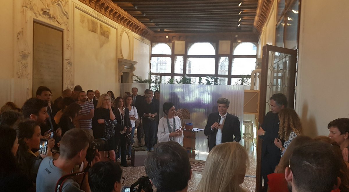 GeneraliItalia's tweet image. Oggi evento di inaugurazione della rassegna #designve con la mostra collettiva #designafterdarwin a Palazzo Morosini, una delle nostre sedi storiche, e altri 17 percorsi espositivi in varie zone della città in contemporanea con la Biennale di Architettura. #ValoreCultura