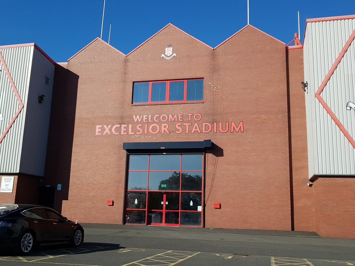 JGirasoli's tweet image. Through in @StadiumAirdrie watching @CarlyGirasoli playing in a @ScotWFootball #SWFL2 top of the table clash between @GlasgowCityFC development and @AirdrieoniansFC ladies... #GCFC 🧡🖤