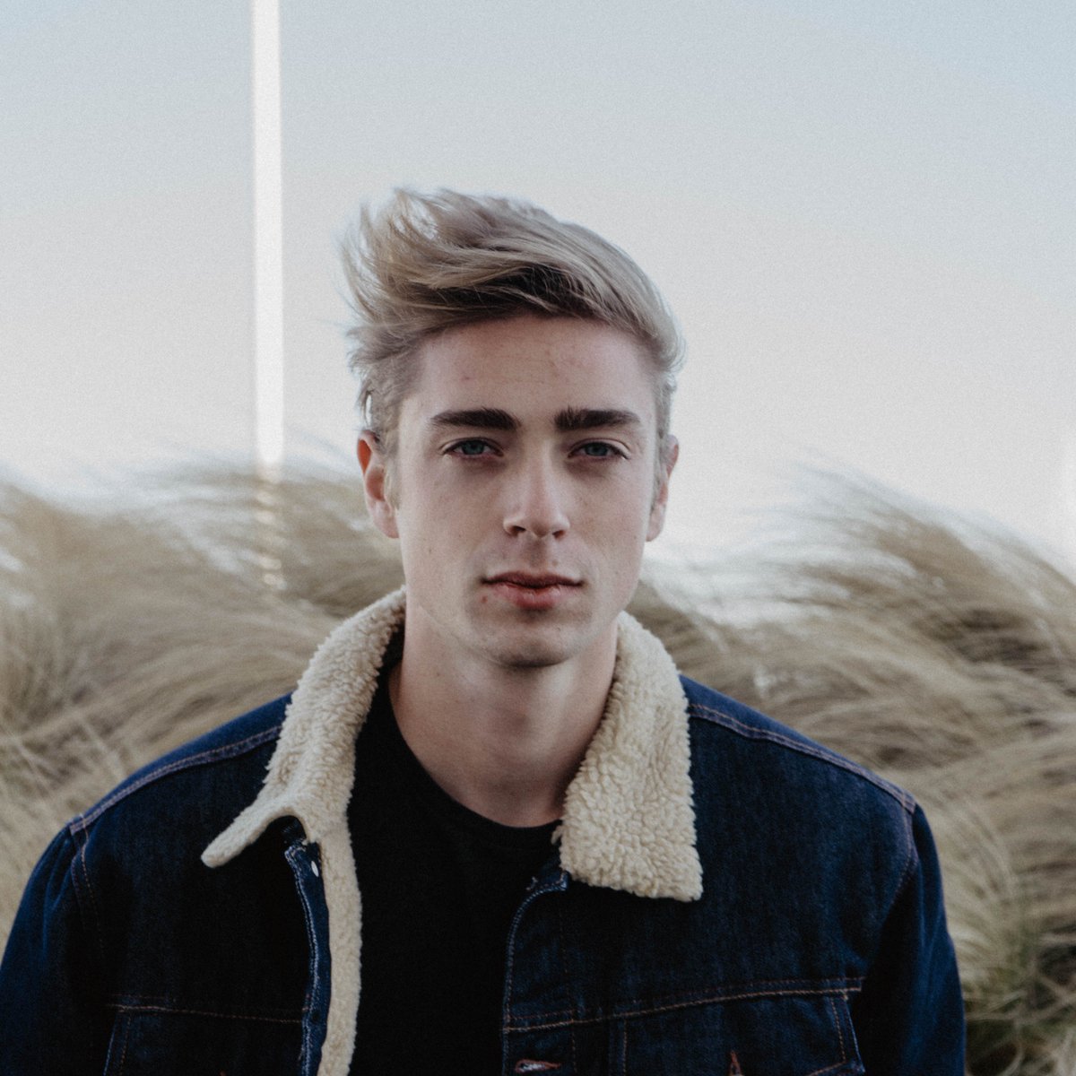 Get thicker looking hair instantly with the MR. Disguise range 👉 available for blonde, brown and black hair 👌