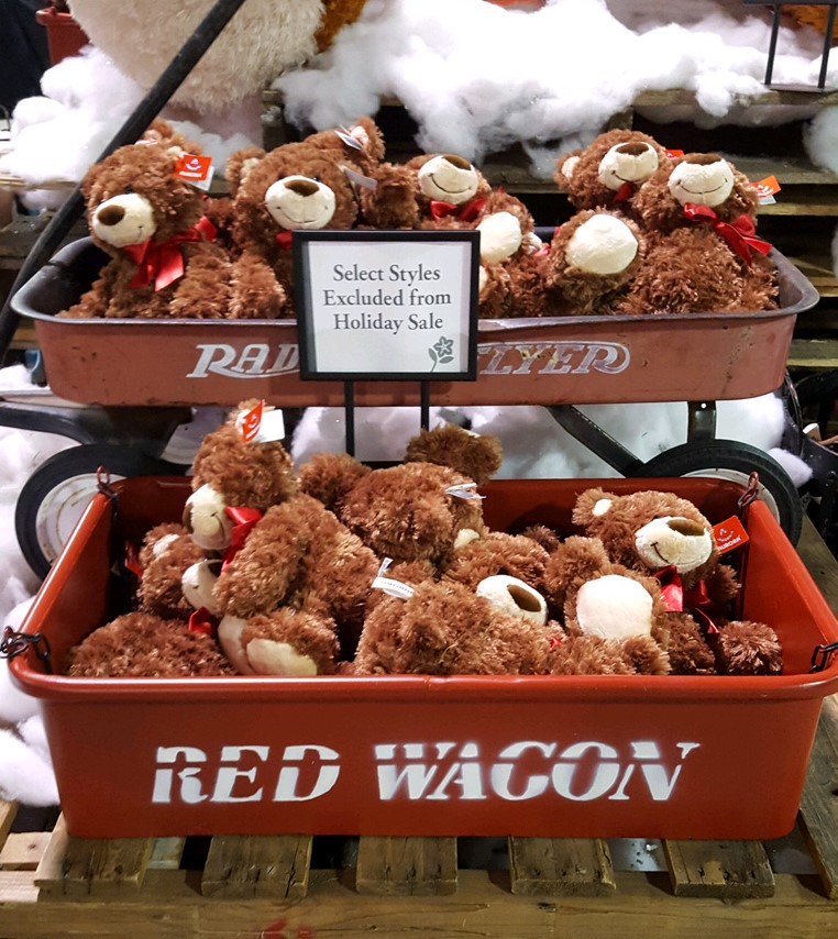AuroraWorld's tweet image. Wagon full of teddy bears, what more could you ask for? 🐻🐻🐻 #redwagon #teddybearsgalore #auroraworld