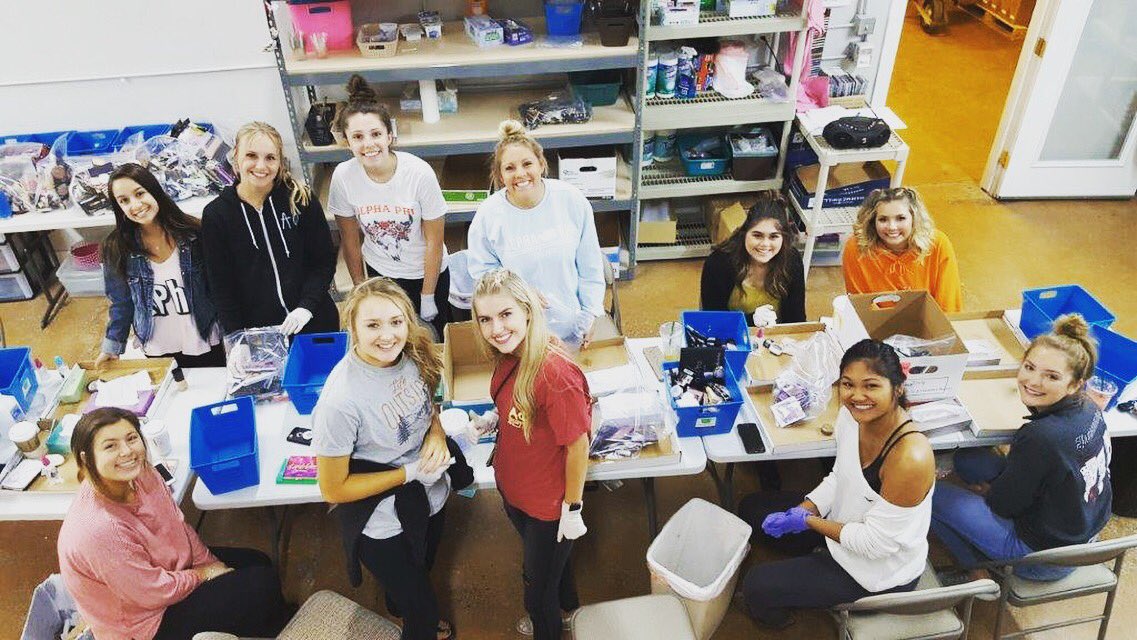 #THANKYOU to the <a href="/AlphaPhi_EtaPsi/">Alpha Phi EWU</a> #sorority for volunteering at our Project Beauty Share Warehouse this past weekend!! We ❤️ the EAGS!! 🦅 Thank you ladies!!

#thebeautyisinthegiving <a href="/EWUEagles/">EWU</a> #volunteers #GoEags #alphaphiewu
