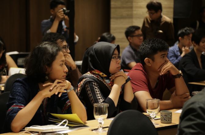 pohsi's tweet photo. As a Malaysian, it brings me great joy to see so many Southeast Asian filmmakers come together. Very excited about this collaboration between @AJWitness and @TribecaFilmIns at IF/Then in Jakarta:  https://t.co/l6HWvwAEIU @AJEnglish https://t.co/xktwBtqEdS