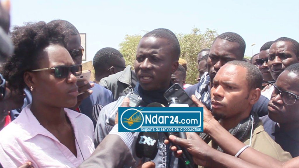 ndar24com's tweet image. Tête-à-tête entre Macky et la CESL: Les précisions de Alexandre Mpal Sambou "AUDIO" #fallou #ugb ndar24.com/2018/05/23/tet…