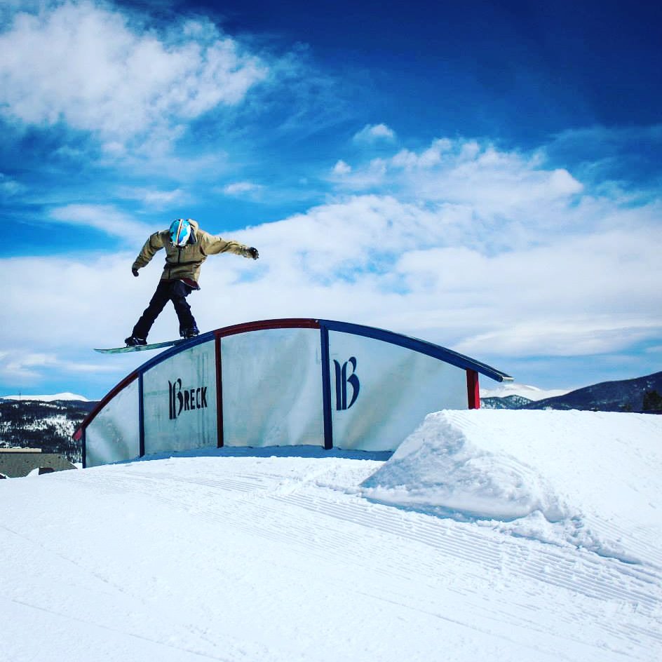 adrenalistorg's tweet photo. Rails and fails... waiting for the winter.

#snowboarding #skiing #snow #outdoors #nature #travel #sports https://t.co/9faZ9UmgBW