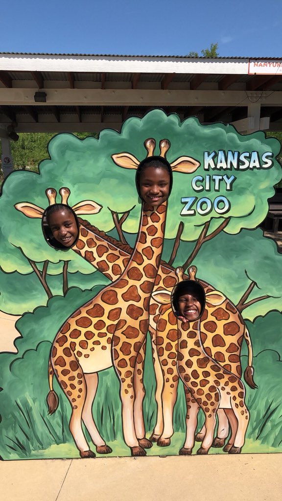 katie_korando's tweet photo. @CEeagles third graders went to the KC Zoo yesterday. We loved Sting Ray Bay! https://t.co/uxn1BstRuP