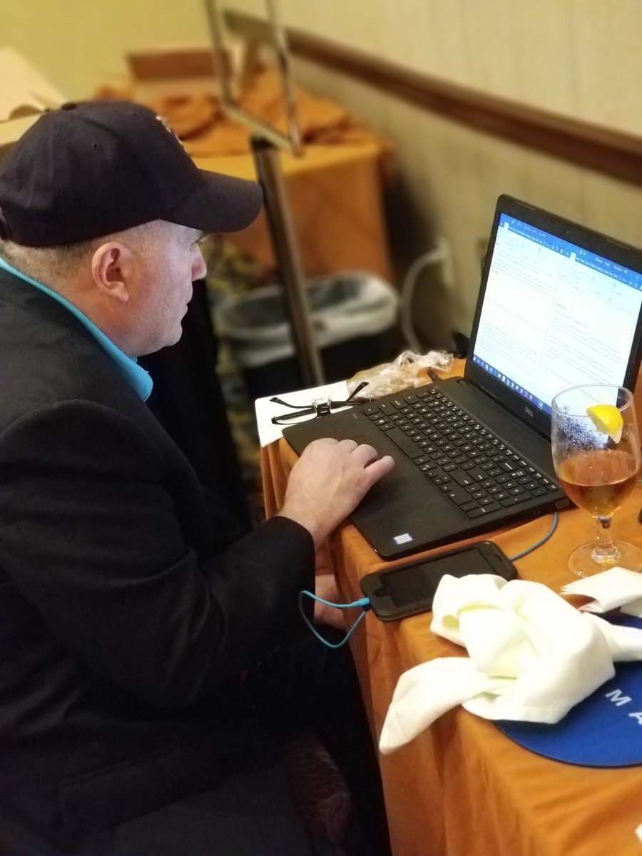 andrea_ozias's tweet photo. Poor @DanCafaro ... #TotalRewards18 is over, and I'm standing over him as he writes his #Workspan Daily piece on @bencasnocha's closing remarks. #InReporterMode https://t.co/r2UBI5Y9AG