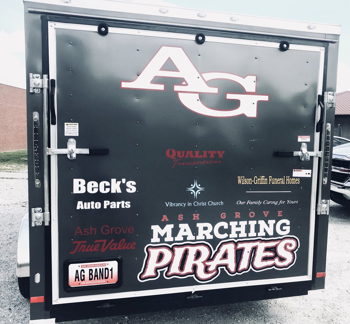ashgroveband's tweet photo. Thank you to all of the businesses who helped us purchase this beautiful trailer! @AshGrovePirates #AGPiratePride https://t.co/9rgd50U5T8