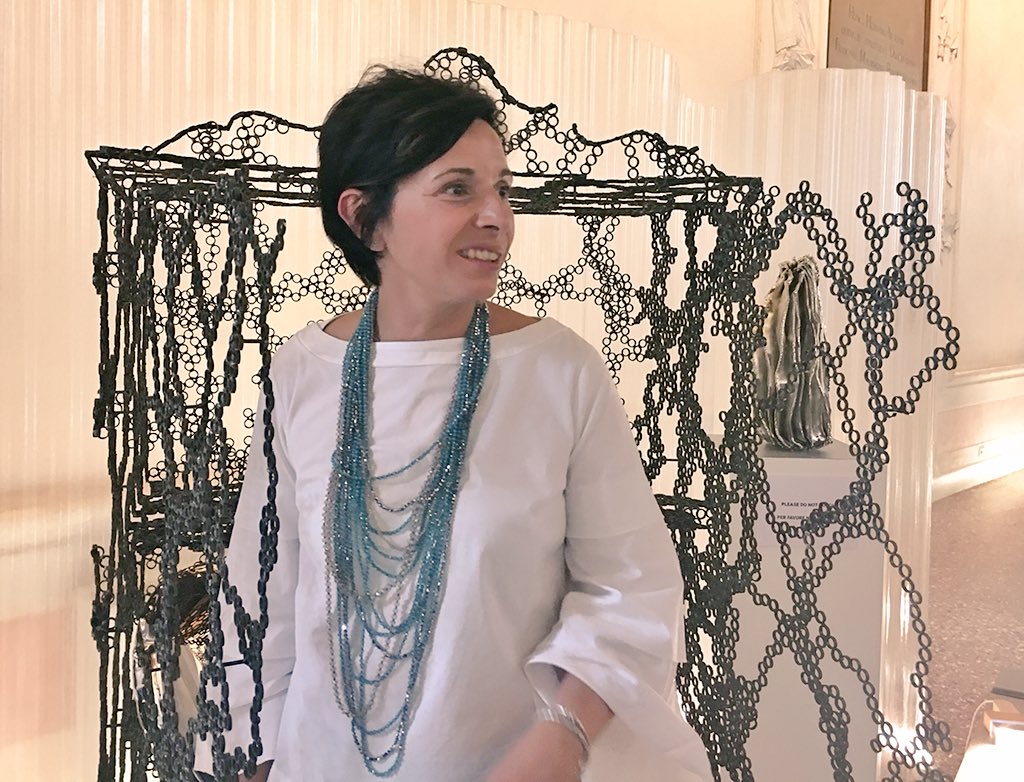 veneziadavivere's tweet image. @_LuciaSciacca_  di @GeneraliItalia all’opening di #DesignAfterDarwin: siamo felici di riaprire Palazzo Morosini con questa rassegna di design che rende l’arte accessibile a tutti, in linea con lo spirito di #ValoreCultura per contribuire alla crescita della comunità #DesignVe