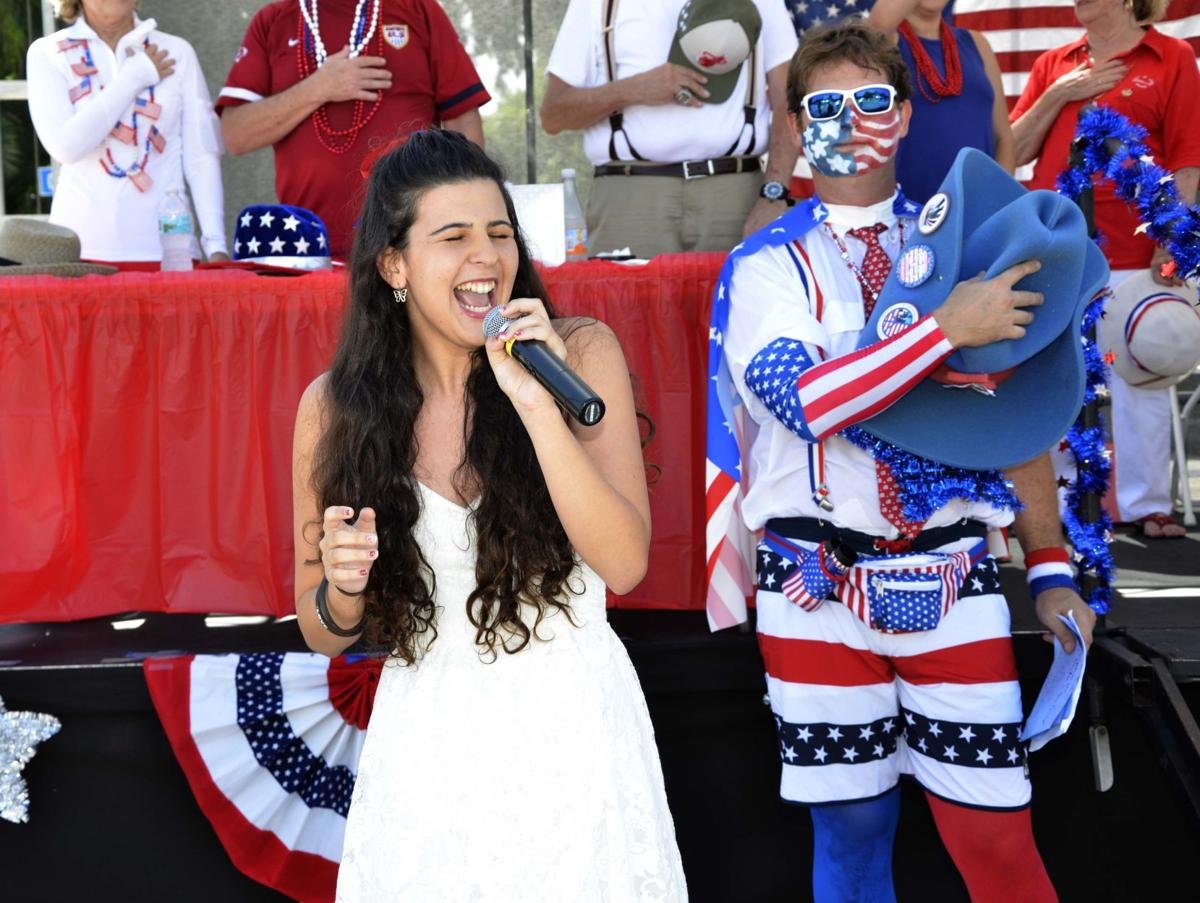 4thKeyBiscayne's tweet image. 1st comes the flyover... 
then comes the National Anthem.... 
then comes the parade. 🇺🇸😍