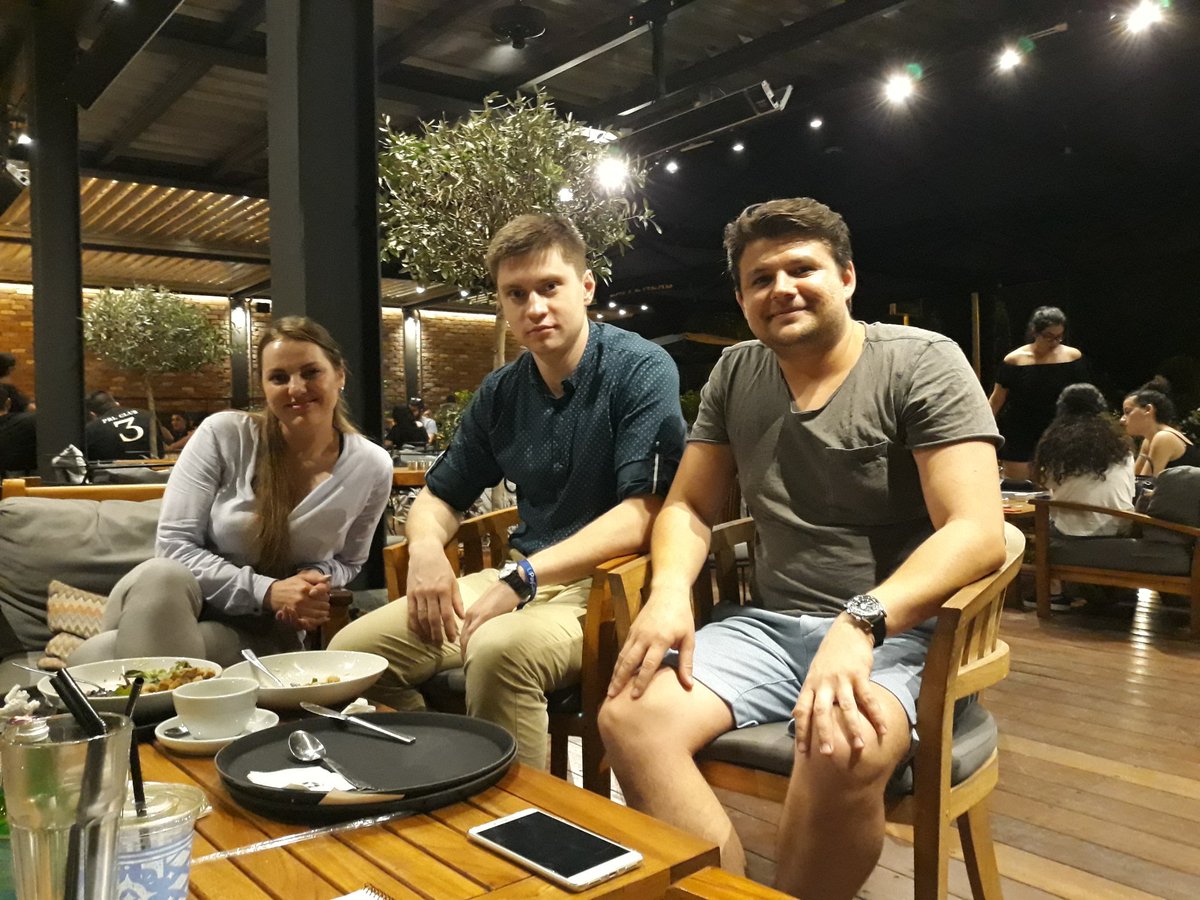EvgenyB8's tweet photo. Friendly meet up with https://t.co/Zo70k1JXC4 cofounder CEO Dmitry  and COO Miroslava, sharing blockchain thoughts
#gocrypto #hodl #GenesisVision #sp8de https://t.co/sUcBN7QCrf