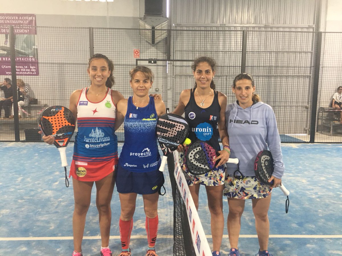 CataTenorio's tweet photo. Ganamos un partido de 16avos durisimo contra Angela y Nuria 76 62, mañ jugamos 8vos a las 9 de la mañ contra Delfi y La Portu #wptjaénopen https://t.co/r5dW6rMmge
