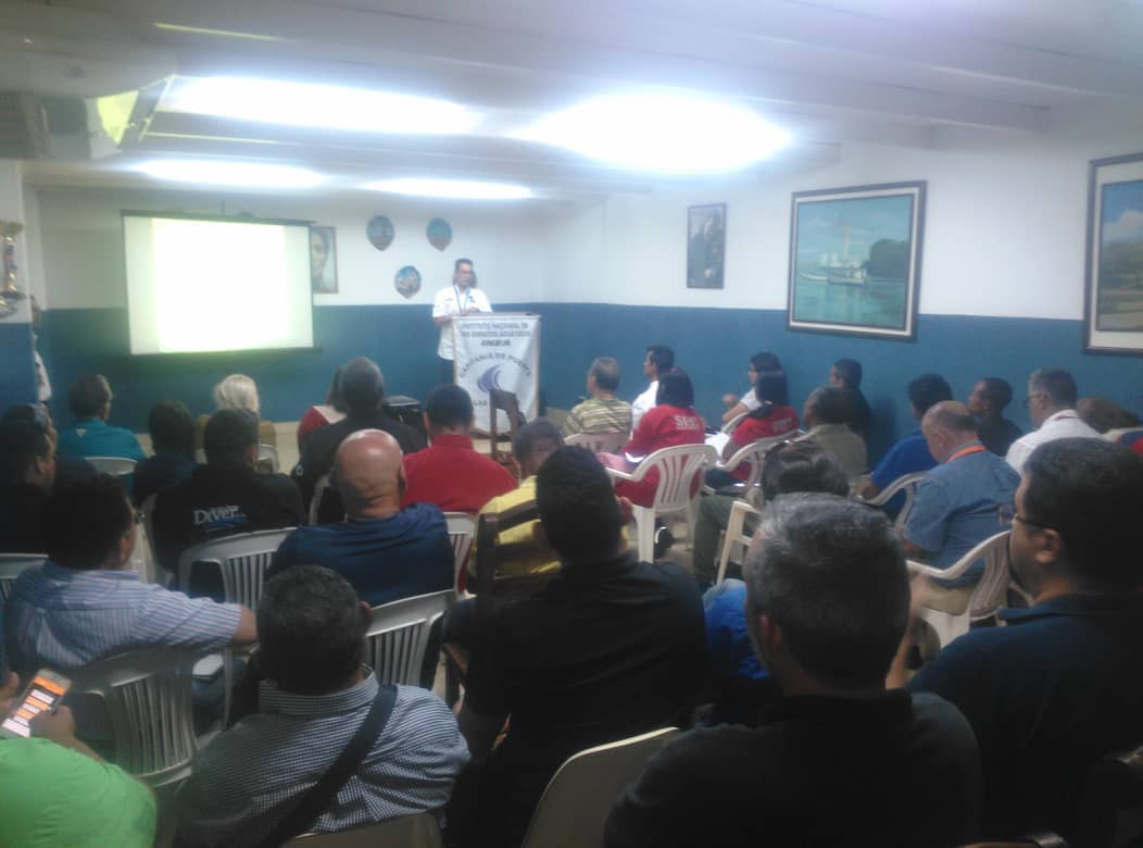 inea_venezuela's tweet photo. #GestiónINEA | HOY #23may18 se realizó en la @captolaspiedras la 3ra reunión  de la Junta Facilitación Portuaria FAL 65 en la que participaron representantes de las Agencias Navieras y Empresas de Lanchaje que hacen vida en la entidad. #JuntosTodosEsPosible #SeguimosAvanzando https://t.co/kMFtNpQrif