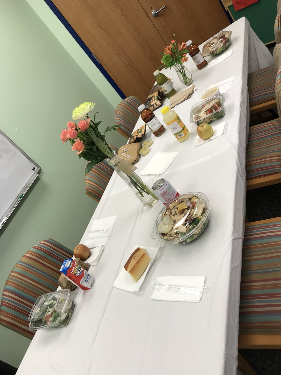 monicadvance's tweet photo. Feeling so much love from the Kindergarten teachers...thanks for the yummy lunch from Panera Bread! Loved spending time with these sweet friends and having duty free lunch! 🥗 💗 🥪 @LRESLions @Peacockandpals @misshadad_k @KamilleSmith5 @MissDukeAB @hasmith22 https://t.co/oS2j5EH0vF