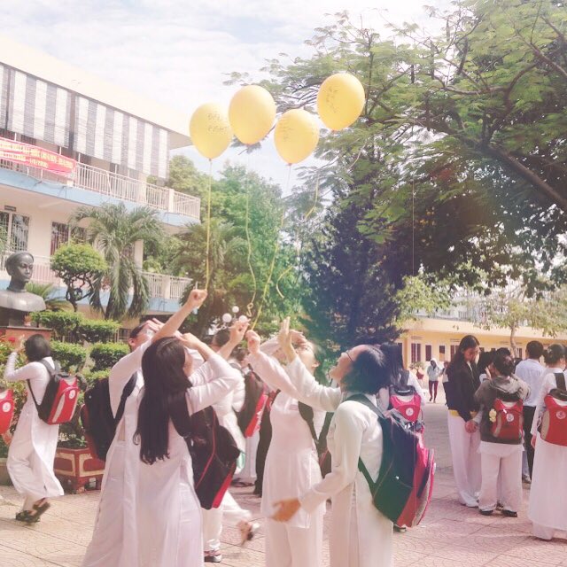 ScopioSweet's tweet photo. Today is the last day of high school. Today is the day we say goodbye to the 3-year youth . Today is the end of the most important in our student life, but remember my friend. It’s also the begining of something fresh. When I see you again, say hi and smile. https://t.co/Ow2AUG6AGd